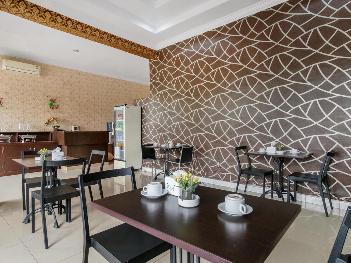 Oyo 741 Hotel Labuhan Raya Μεντάν Εξωτερικό φωτογραφία