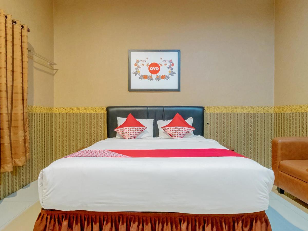 Oyo 741 Hotel Labuhan Raya Μεντάν Εξωτερικό φωτογραφία