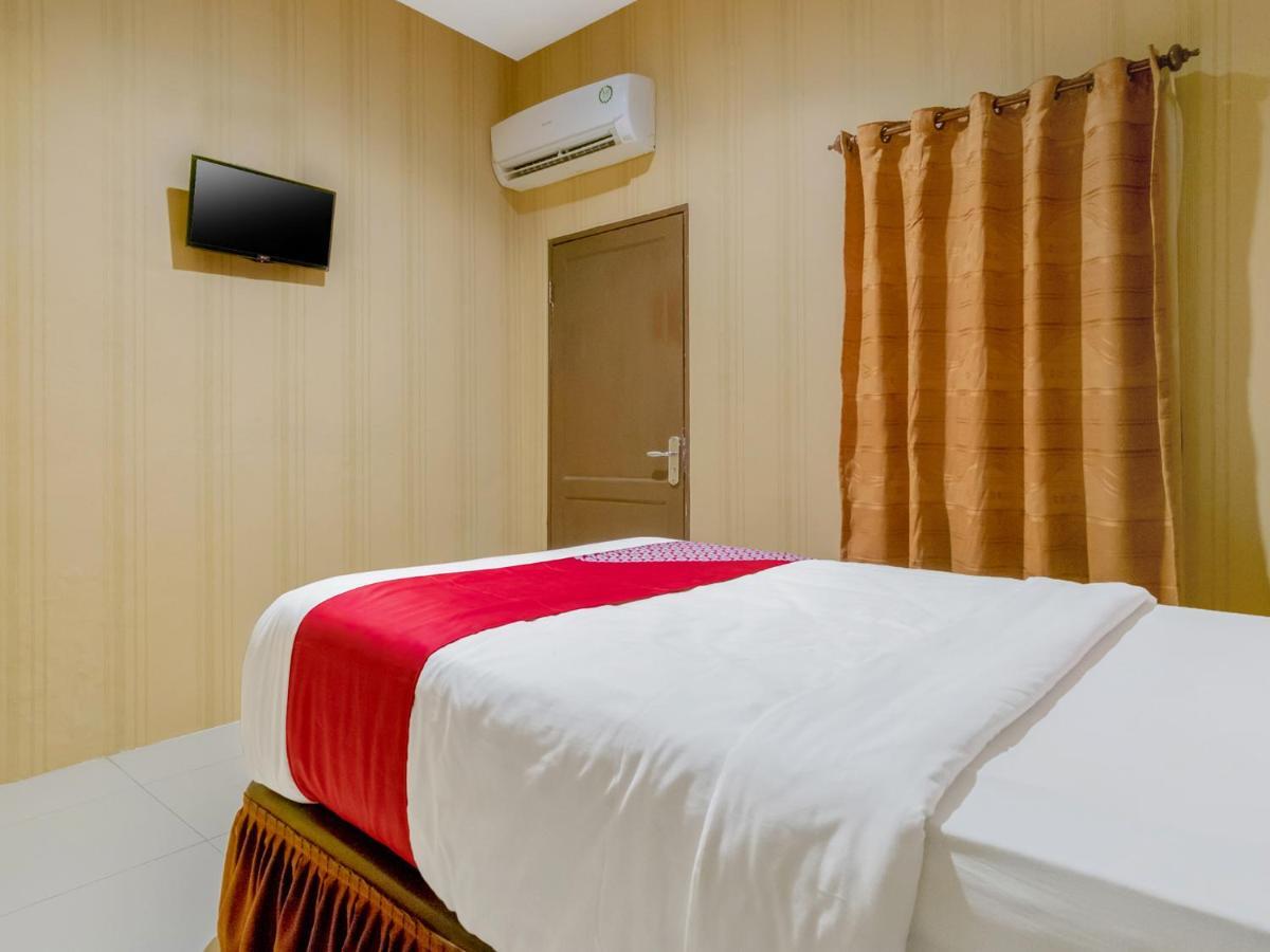 Oyo 741 Hotel Labuhan Raya Μεντάν Εξωτερικό φωτογραφία