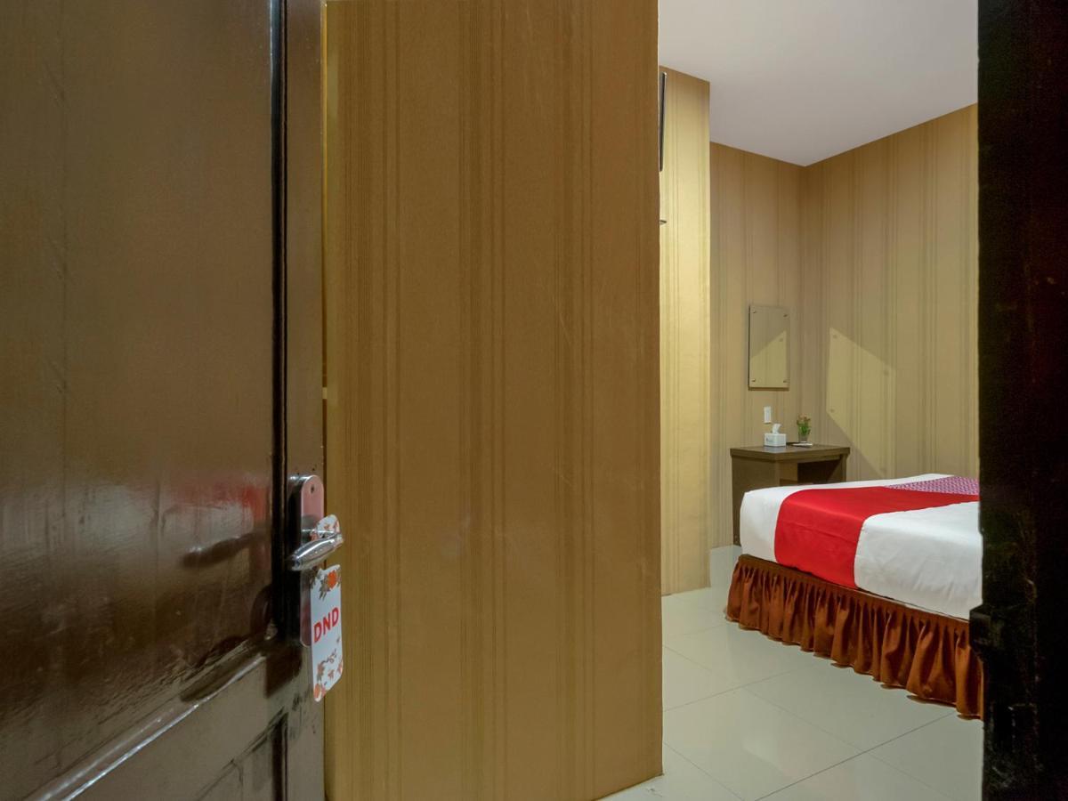 Oyo 741 Hotel Labuhan Raya Μεντάν Εξωτερικό φωτογραφία