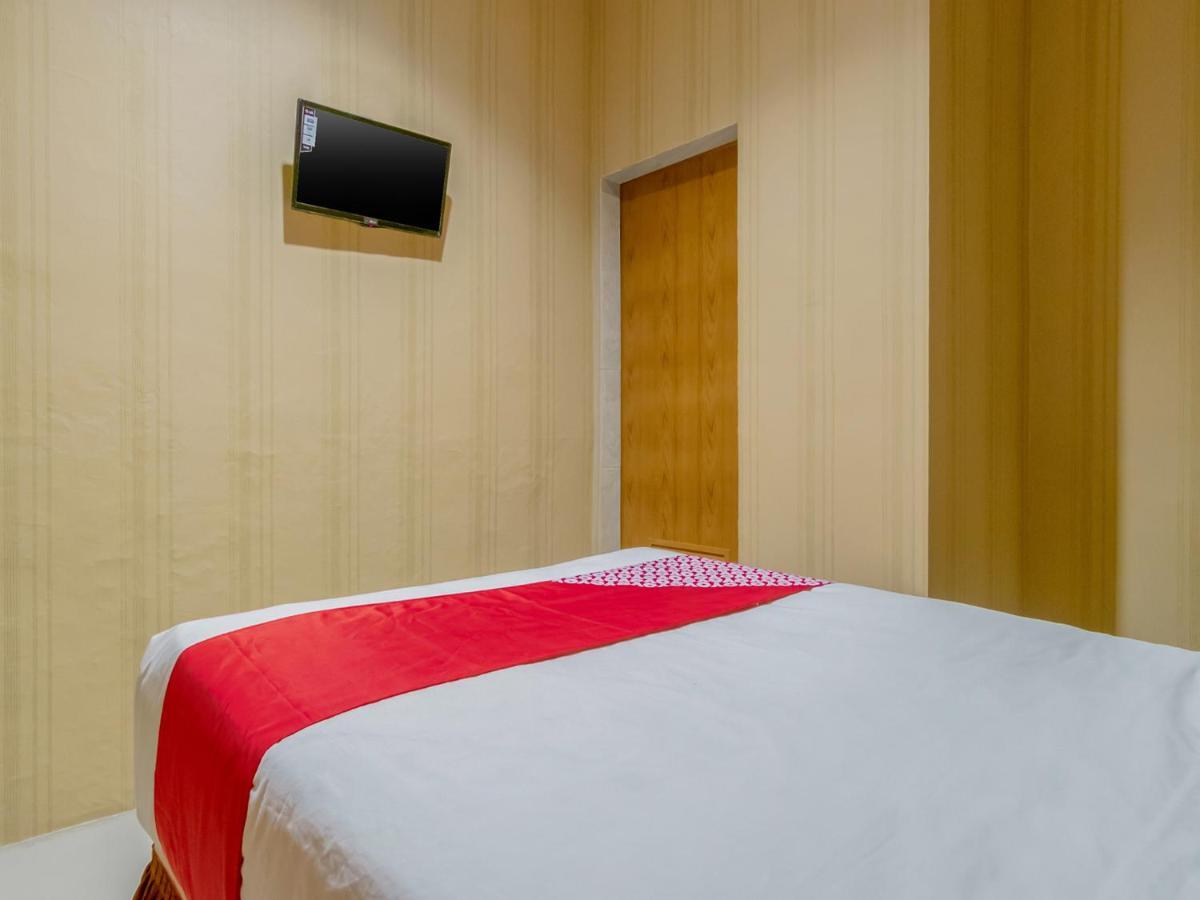 Oyo 741 Hotel Labuhan Raya Μεντάν Εξωτερικό φωτογραφία