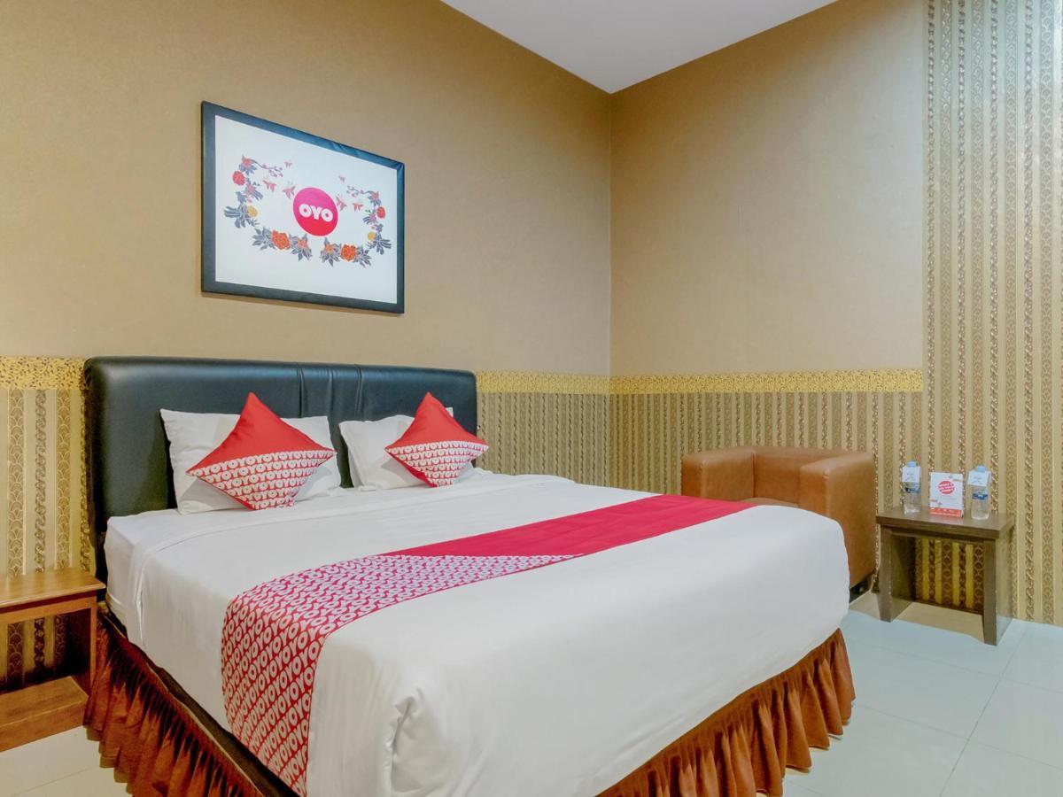 Oyo 741 Hotel Labuhan Raya Μεντάν Εξωτερικό φωτογραφία