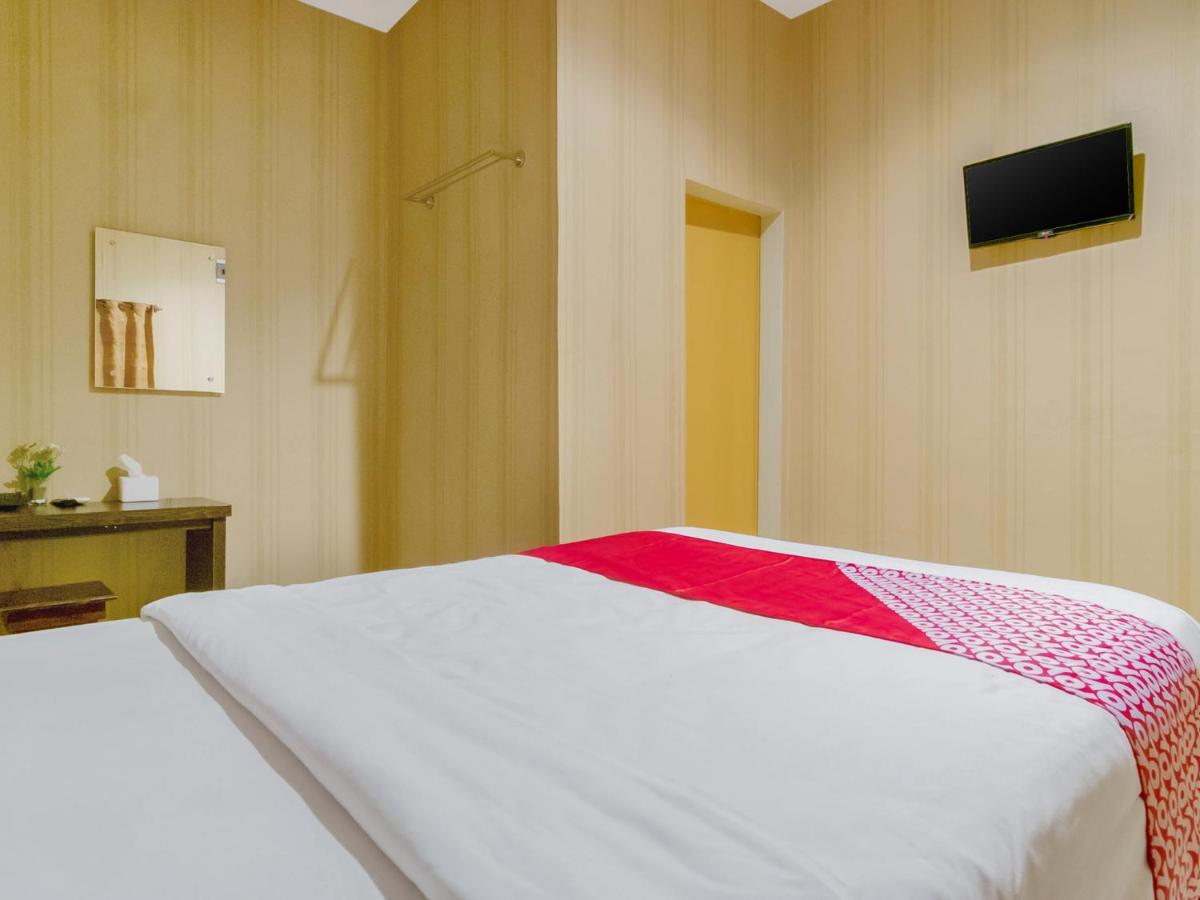 Oyo 741 Hotel Labuhan Raya Μεντάν Εξωτερικό φωτογραφία