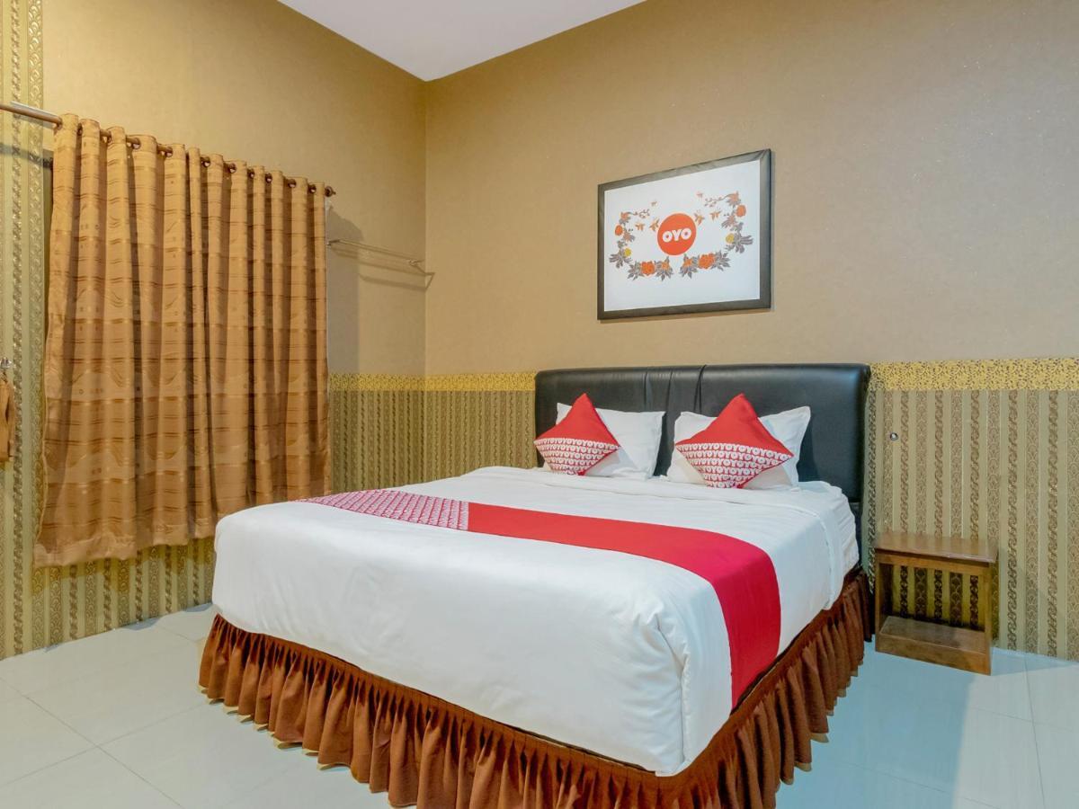Oyo 741 Hotel Labuhan Raya Μεντάν Εξωτερικό φωτογραφία