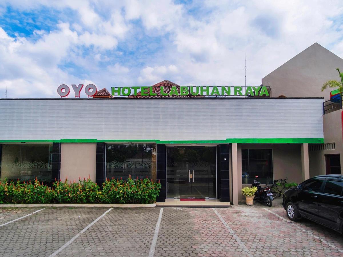 Oyo 741 Hotel Labuhan Raya Μεντάν Εξωτερικό φωτογραφία