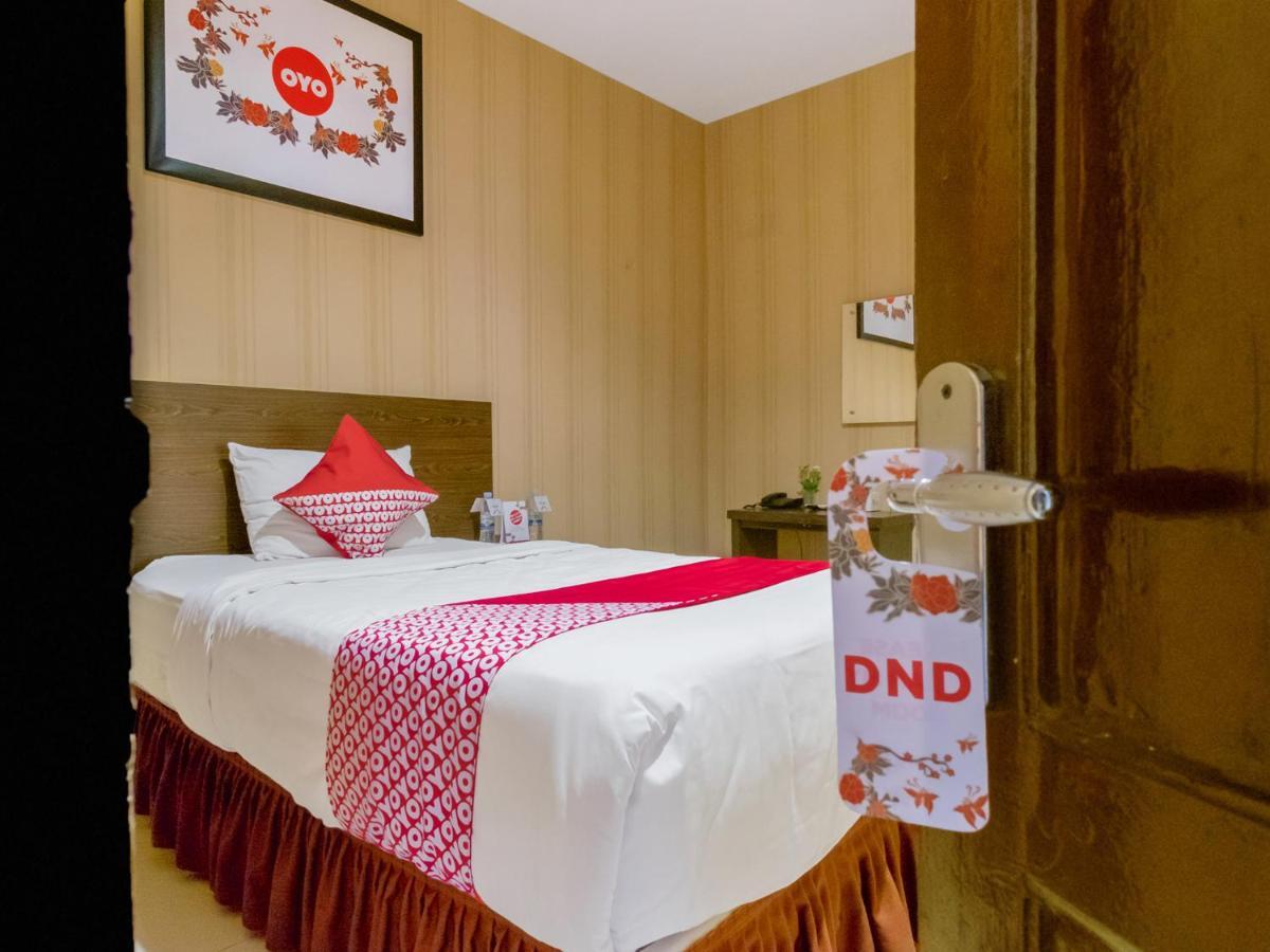Oyo 741 Hotel Labuhan Raya Μεντάν Εξωτερικό φωτογραφία