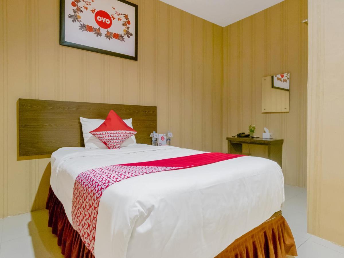 Oyo 741 Hotel Labuhan Raya Μεντάν Εξωτερικό φωτογραφία